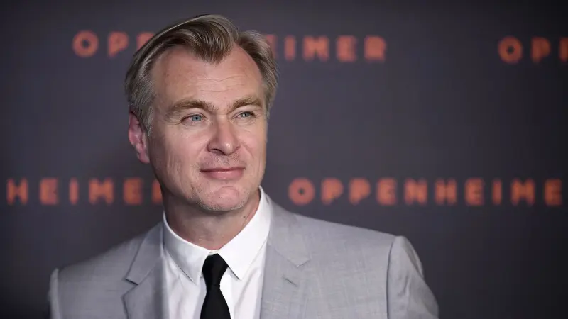 Ο Christopher Nolan θέλει να αγοράζουμε Blu-ray και μας εξηγεί γιατί
