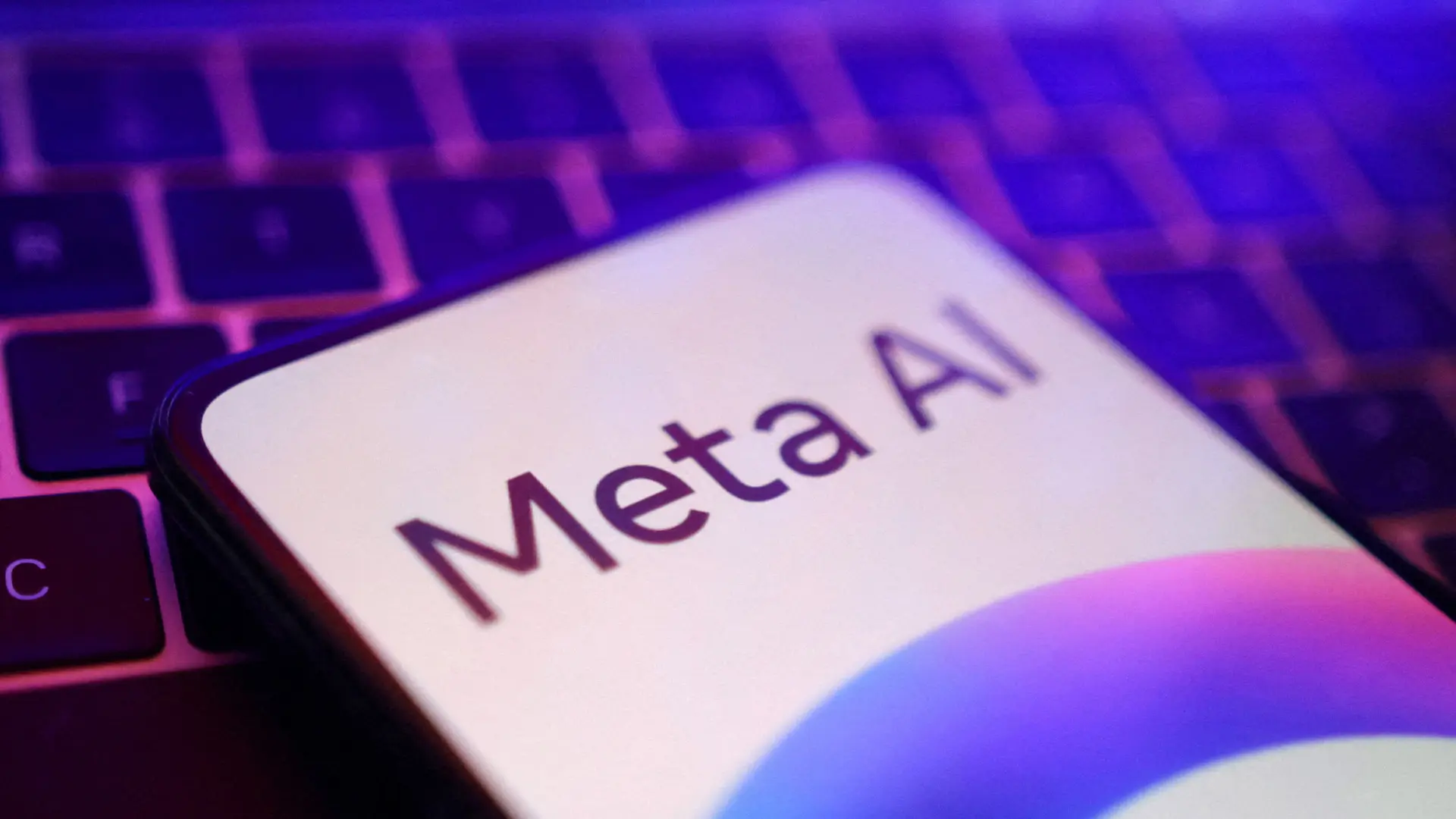 Τα chatbots της Meta ξέφυγαν και “τρέχει“ να τα μαζέψει