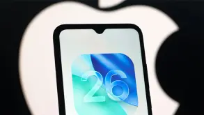 Η Apple προειδοποιεί ότι η αναβάθμιση σε iOS 26 μπορεί να επηρεάσει τη μπαταρία του iPhone!