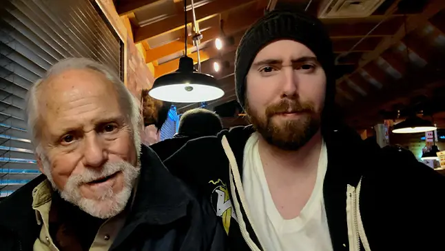 Ο Asmongold ανακοινώνει την απώλεια του πατέρα του με μια συγκινητική ανάρτηση