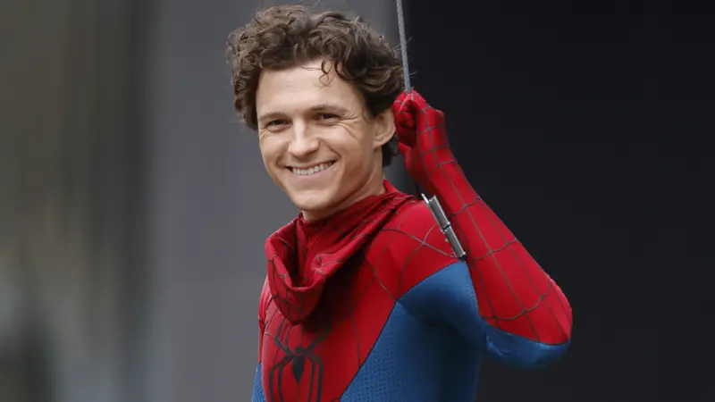 Στο νοσοκομείο ο Tom Holland – Τραυματίστηκε στο κεφάλι στα γυρίσματα του Spider-Man: Brand New Day