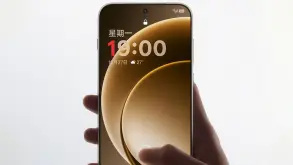 Δείτε τις επίσημες εικόνες του OnePlus 15 – Επίσημη αποκάλυψη τον Οκτώβριο!