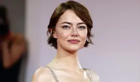 Η Emma Stone μίλησε άπταιστα ελληνικά και ξεσήκωσε το κοινό! (ΒΙΝΤΕΟ)