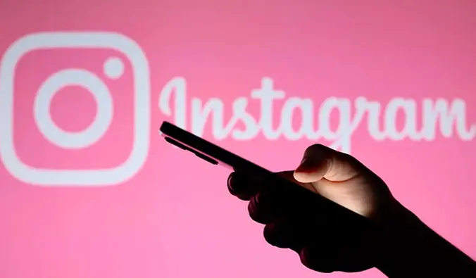 Μας ακούει το κινητό μας; Το Instagram απαντά στη διάσημη θεωρία του ίντερνετ