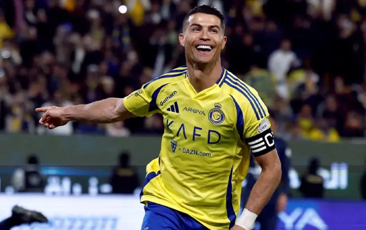 Ο Cristiano Ronaldo γίνεται ο πρώτος δισεκατομμυριούχος ποδοσφαιριστής στον κόσμο!