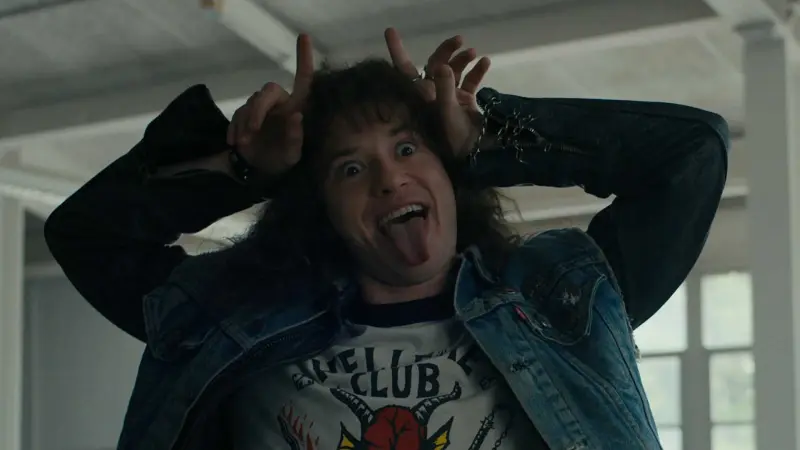 Stranger Things: Ο Joseph Quinn ήπιε ένα σφηνάκι τεκίλα και ξέσπασε σε δάκρυα μετά το φινάλε της σεζόν