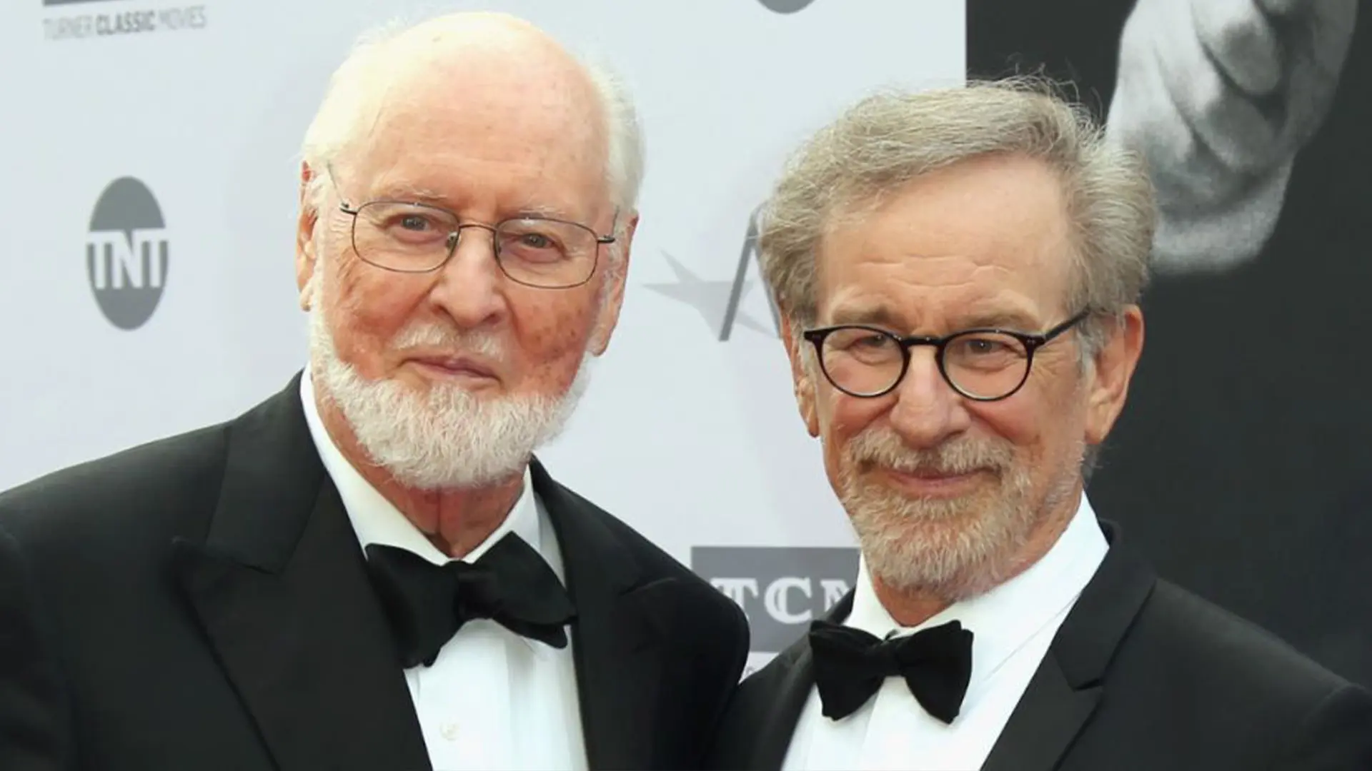 Ο John Williams επιστρέφει και γράφει μουσική για τη νέα UFO ταινία του Steven Spielberg
