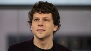 Ο Jesse Eisenberg θα δωρίσει το νεφρό του σε έναν άγνωστο