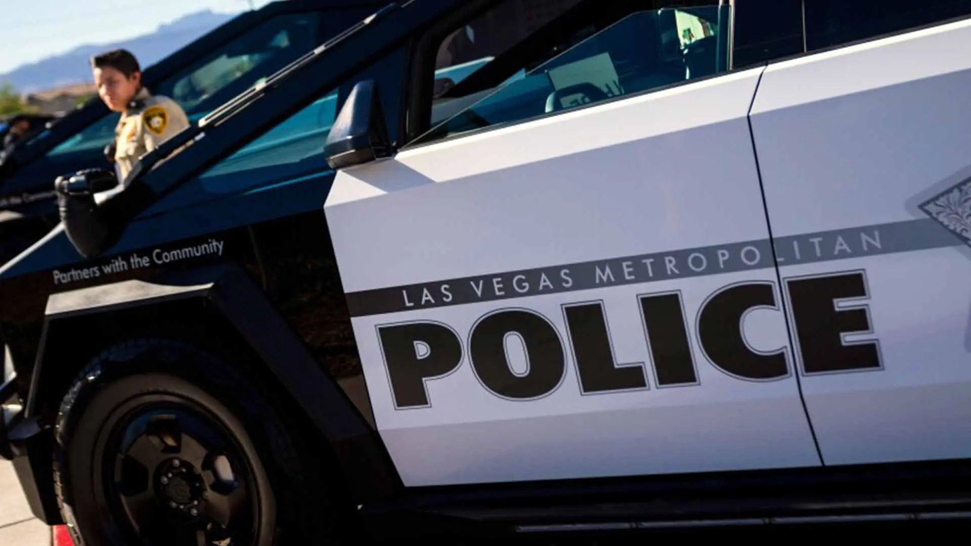 Η αστυνομία του Λας Βέγκας παρουσιάζει τον πρώτο στόλο Tesla Cybertruck στον κόσμο