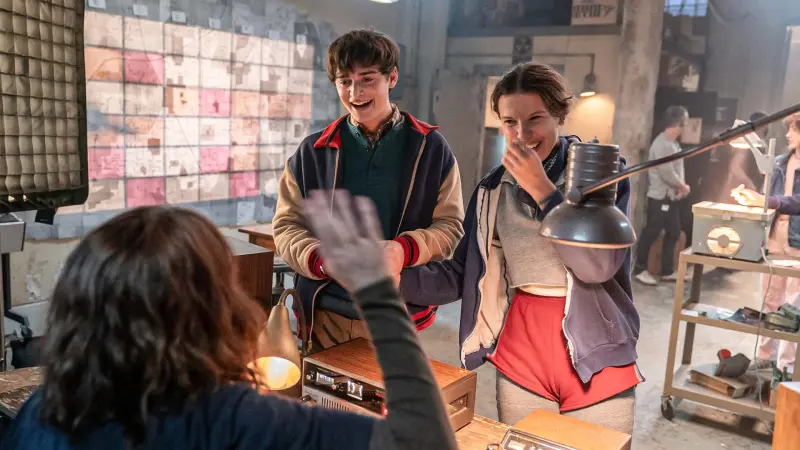 Το “Stranger Things Day” ξεκινάει με φωτογραφίες από τα γυρίσματα της 5ης σεζόν!
