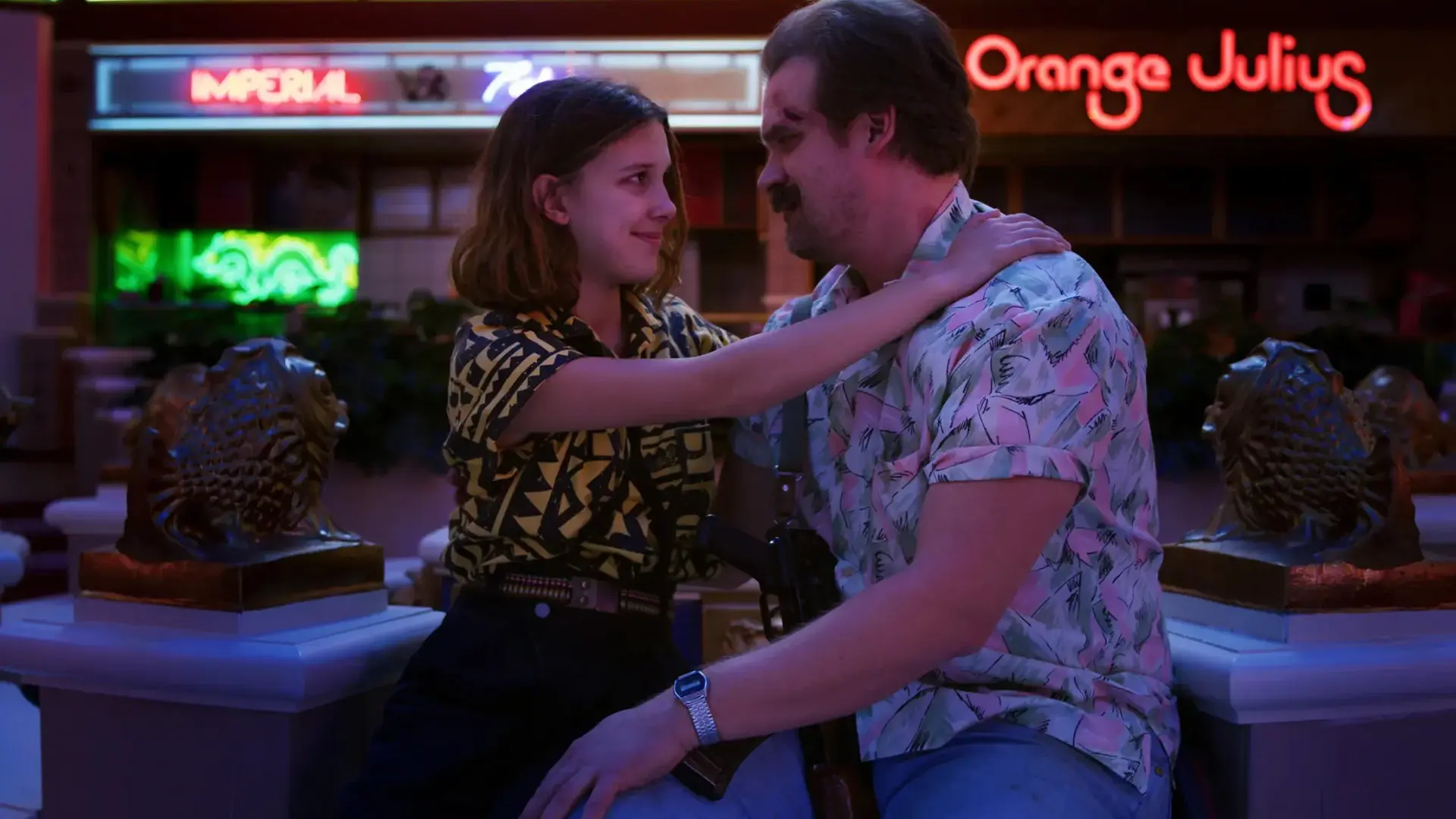 Οι Duffer Brothers παίρνουν θέση στις φήμες για τη σχέση των Millie Bobby Brown και David Harbour