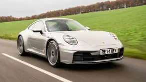 Η Porsche παραμένει αδιαμφισβήτητος ηγέτης στα αυτοκίνητα πολυτελείας