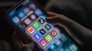 Η νέα εικόνα των social media στις ΗΠΑ: ποιοι ανεβαίνουν και ποιοι βουλιάζουν