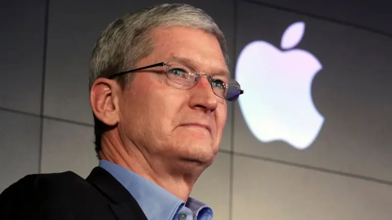 Ο Tim Cook τελικά δεν πάει πουθενά