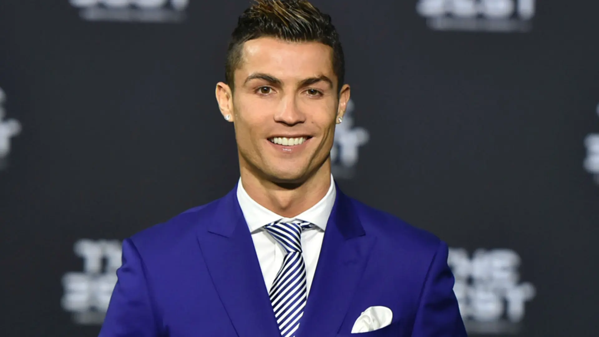 Ο Cristiano Ronaldo ανοίγει ιδιωτικό club όπου απαγορεύονται τα κινητά