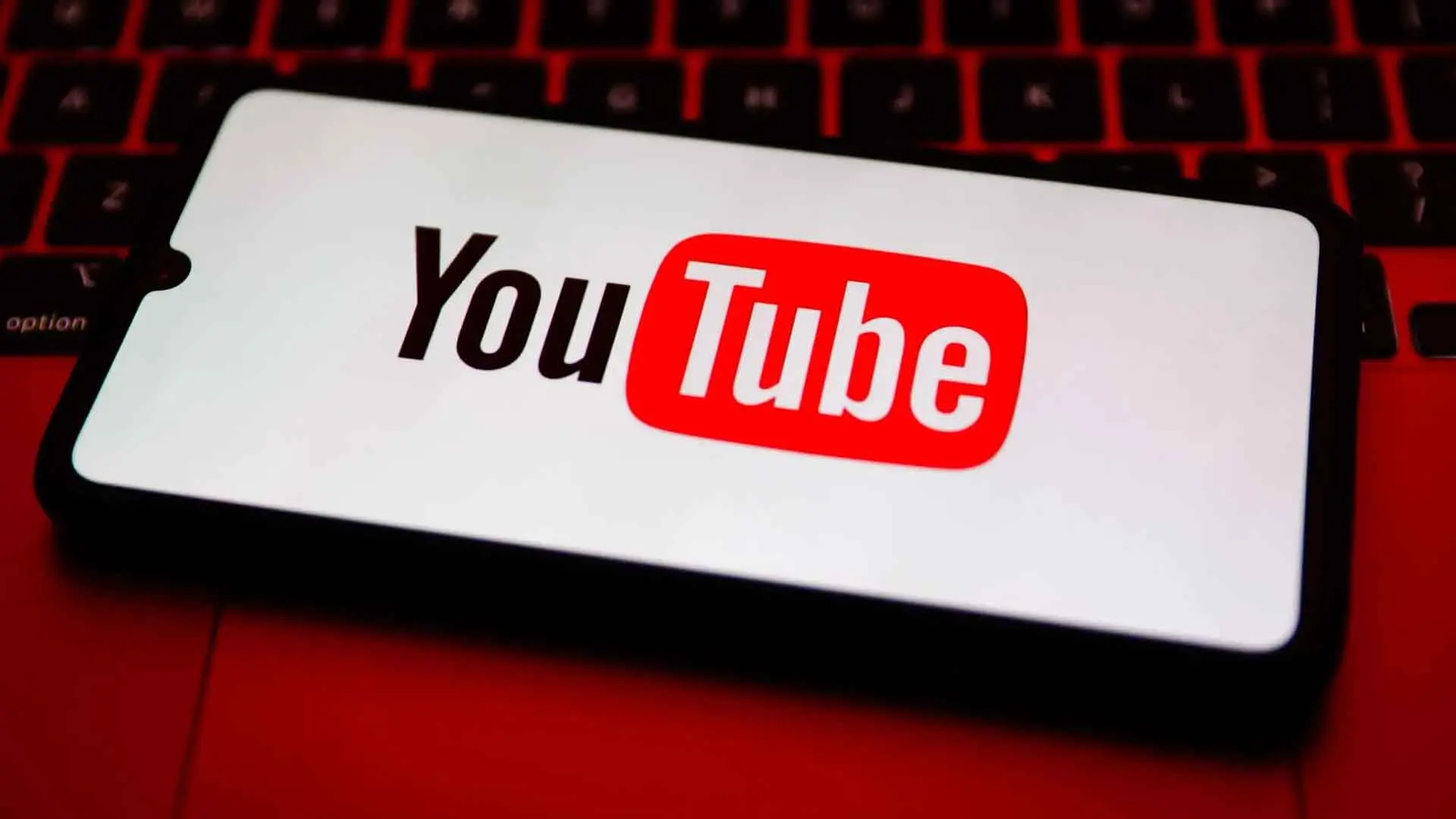 Χιλιάδες αναφορές για προβλήματα στο YouTube σύμφωνα με το Downdetector