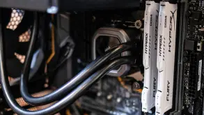 Οι τιμές σε PCs και κινητά ετοιμάζονται να ανέβουν
