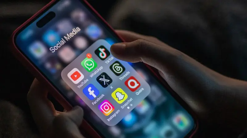 Η Νέα Υόρκη θέλει τα social media να έχουν προειδοποιήσεις υγείας, όπως τα τσιγάρα και το αλκοόλ