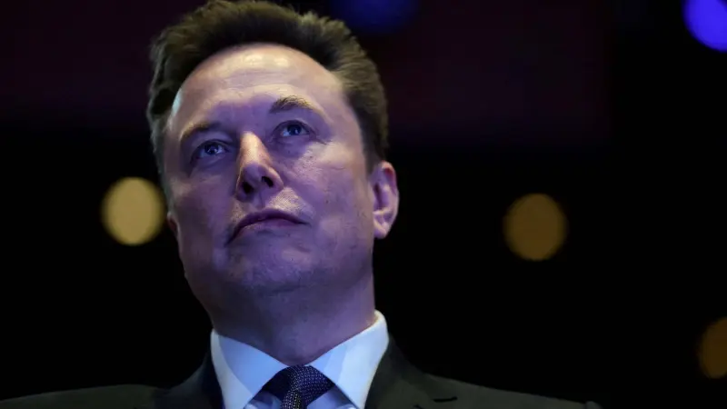 Η Βρετανία ερευνά το Grok του Elon Musk και ανοίγει σοβαρό θέμα ασφάλειας