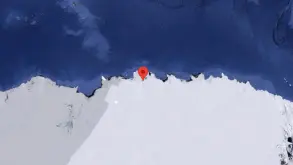 Αν πατήσεις αυτές τις συντεταγμένες στο Google Maps θα δεις μια εικόνα που πολλοί θεωρούν ανεξήγητη