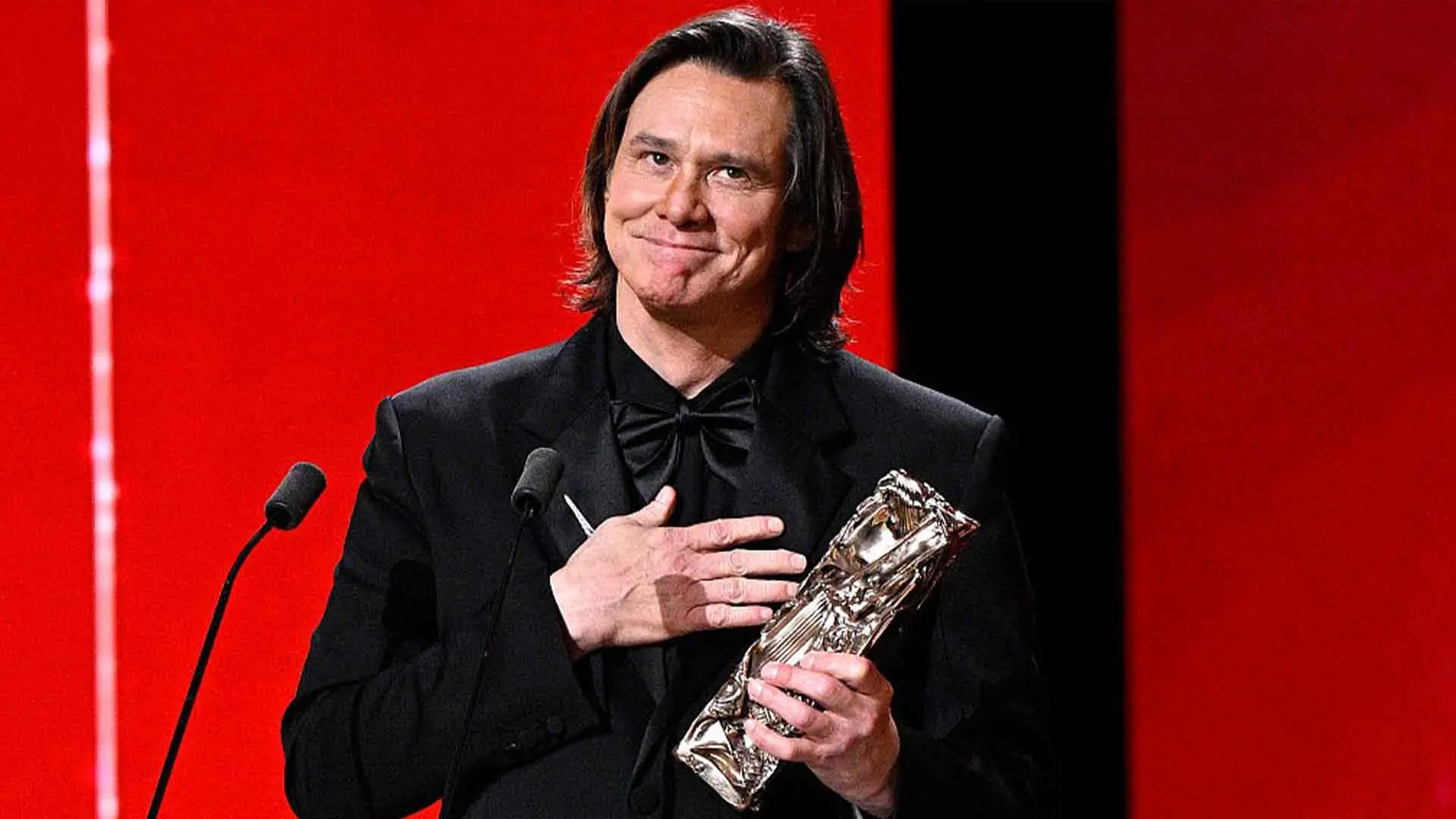 «Αυτός δεν είναι ο Jim Carrey»: Η σκοτεινή θεωρία που προκαλεί χαμό στο διαδίκτυο μετά από σπάνια εμφάνιση του ηθοποιού (ΒΙΝΤΕΟ & ΕΙΚΟΝΕΣ)