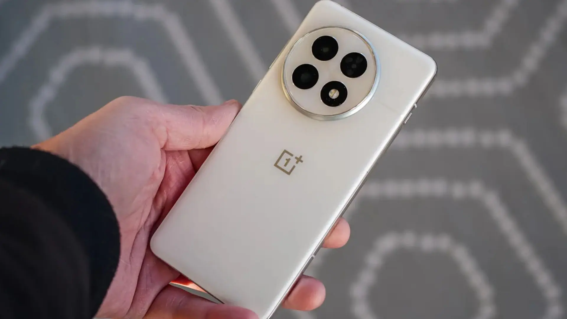 Oppo, OnePlus και vivo ανεβάζουν τις τιμές των smartphone τους