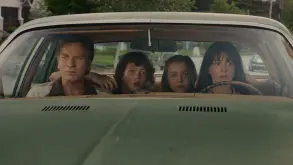 The End of Oak Street: Anne Hathaway και Ewan McGregor πρωταγωνιστούν στο πιο “φευγάτο” έργο της χρονιάς!