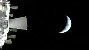 Artemis II: Νέες καθηλωτικές φωτογραφίες απεικονίζουν τη Γη όπως δεν την έχουμε ξαναδεί