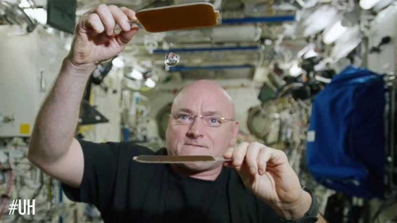 Ο Scott Kelly γιορτάζει την 300η μέρα του στο διάστημα