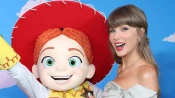 Η Taylor Swift τραγούδησε το You’ve Got a Friend in Me στην πρεμιέρα του Toy Story 5 (ΒΙΝΤΕΟ)