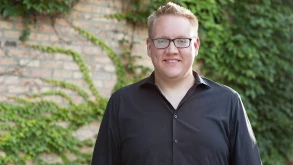 O Adam Boyes της Sony παίρνει μεταγραφή για την Iron Galaxy Studios