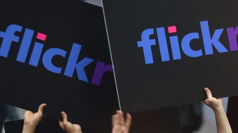 Χωρίς FB και Google log-ins το Flickr