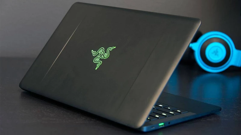 Η Razer αναβαθμίζει το Blade Stealth laptop