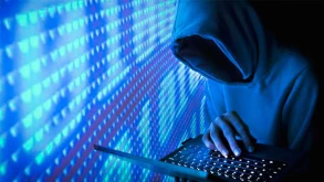 DDoS επιθέσεις έριξαν το μισό internet