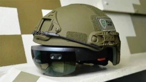 Κράνη με HoloLens για τα πληρώματα των αρμάτων