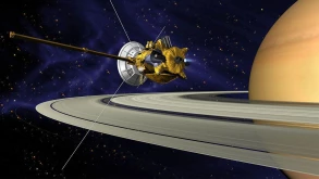 Το Cassini "βουτάει" στους δακτύλιους του Κρόνου