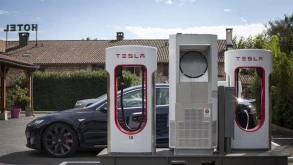 Πλήρης φόρτιση για τα Tesla μέσα σε 5 λεπτά;
