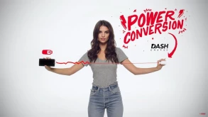Η Emily Ratajkowski σας εξηγεί το Dash Charge