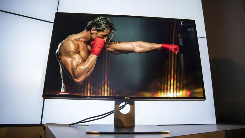 Monitor 8K ανάλυσης από την Dell