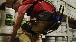 Εξωσκελετοί για τους εργαζόμενους της Lowe's