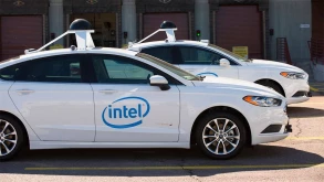 Η Intel θέλει να αναπτύξει στόλο 100 αυτόνομων αυτοκινήτων