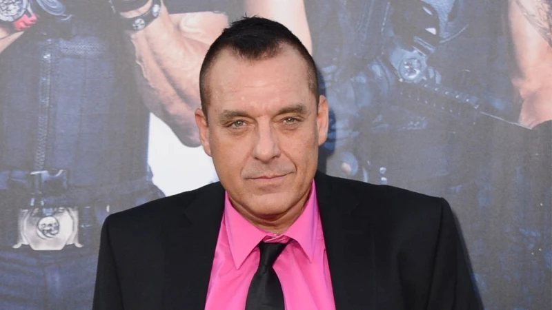 The Door | Ο Tom Sizemore σε τρομακτικά σκηνικά
