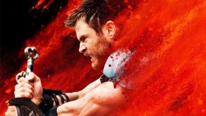 Στο νέο TV spot του Thor: Ragnarok, οι Thor και Hulk τα σπάνε