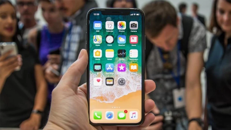 Η πρώτη παρτίδα των iPhone X οδεύει προς τα καταστήματα