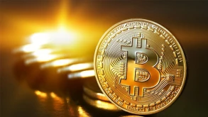 Το Bitcoin έσπασε το φράγμα των 8.000 δολαρίων