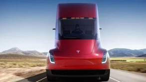Το Tesla Semi βρήκε τον πρώτο πελάτη στο πρόσωπο της Walmart
