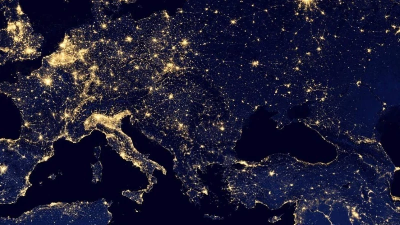 Αυξάνεται ραγδαία η χρήση νυχτερινών τεχνητών φωτισμών στη Γη