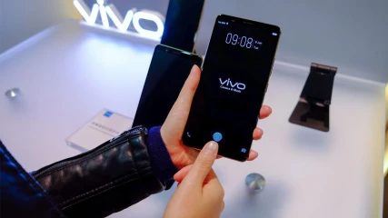 Το πρώτο smartphone με αισθητήρα δακτυλικών αποτυπωμάτων μέσα στην οθόνη είναι της Vivo