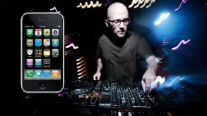 Ο μουσικός Moby ισχυρίζεται πως βοήθησε στη δημιουργία του iPhone