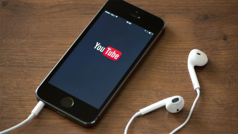 Το σκούρο θέμα του YouTube έρχεται στις iOS συσκευές